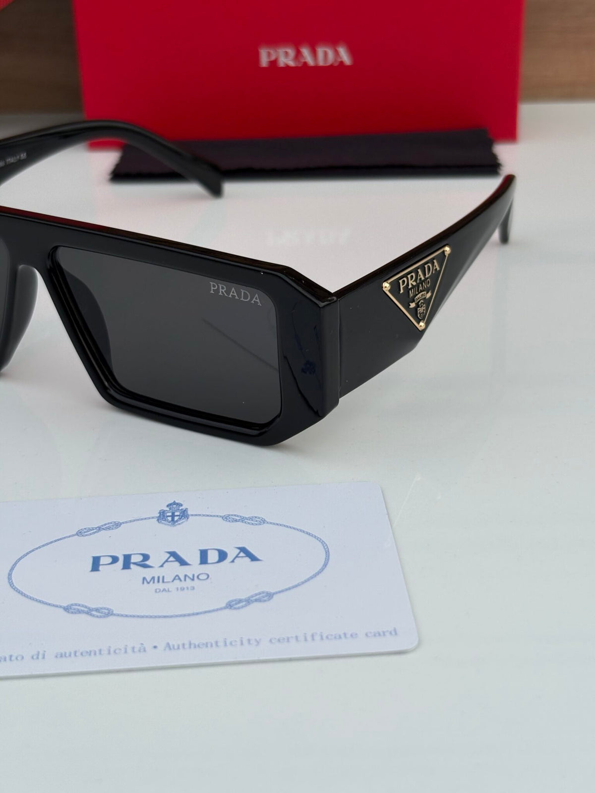 PRADA 82 BLACK UV-400 SUNGLASSES