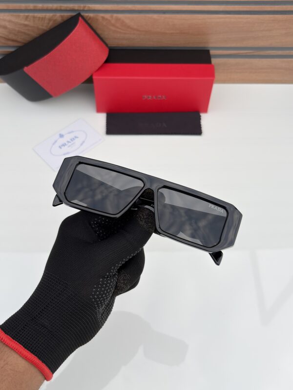 PRADA 82 BLACK UV-400 SUNGLASSES