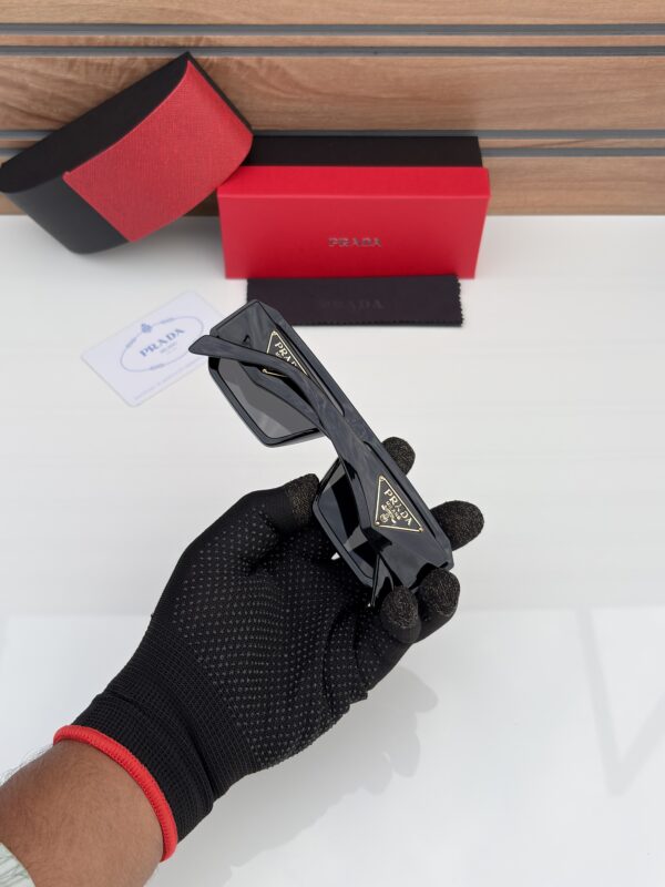PRADA 82 BLACK UV-400 SUNGLASSES