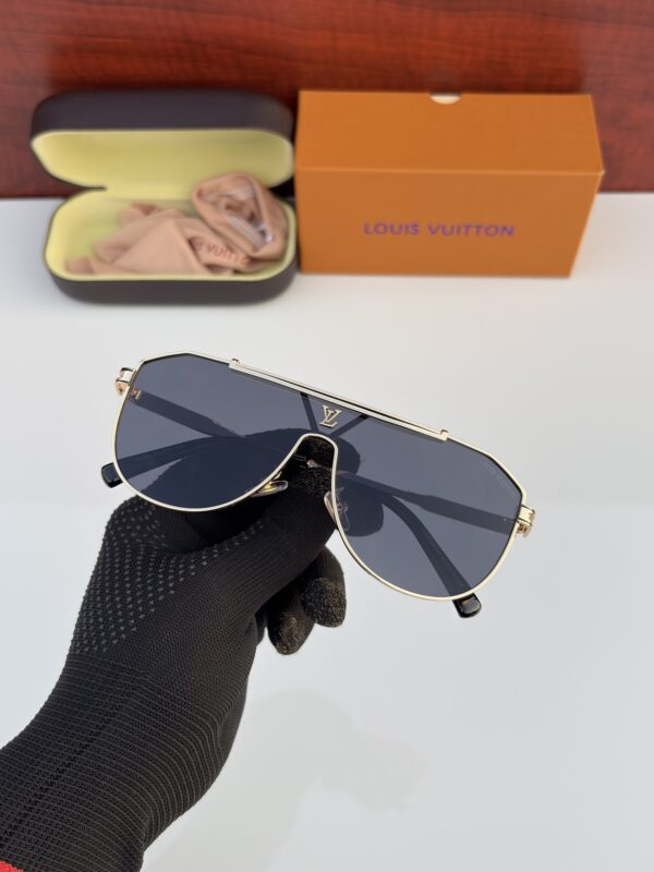 LOUIS VUITTON 22295 GOLDEN BLACK UV-400 SUNGLASSES