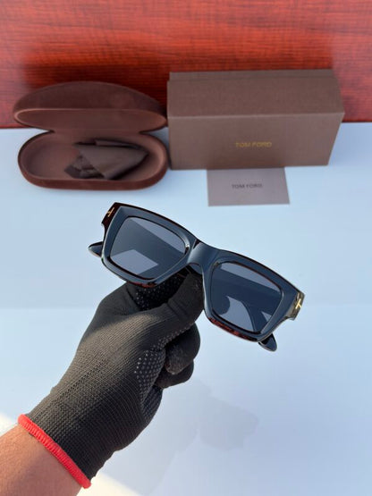 Tom Ford 4184– Shiny Black Square