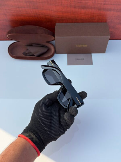 Tom Ford 4184– Shiny Black Square