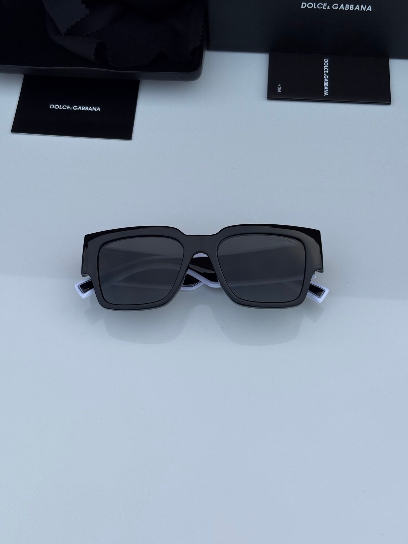 DOLCE & GABBANA BLACK UV-400 SUNGLASSES - Image 6