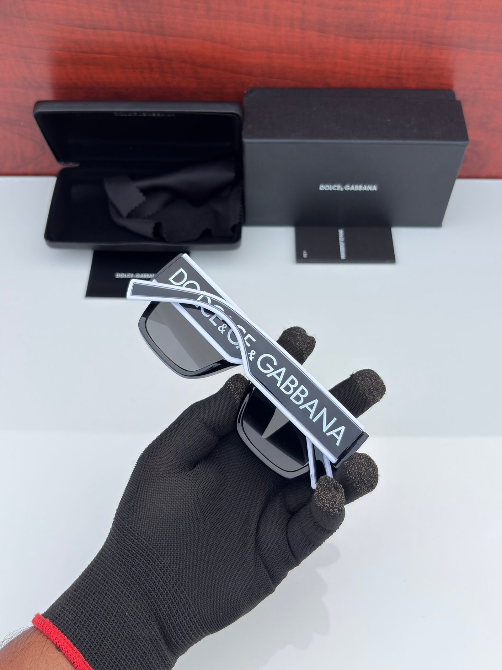 DOLCE & GABBANA BLACK UV-400 SUNGLASSES - Image 4