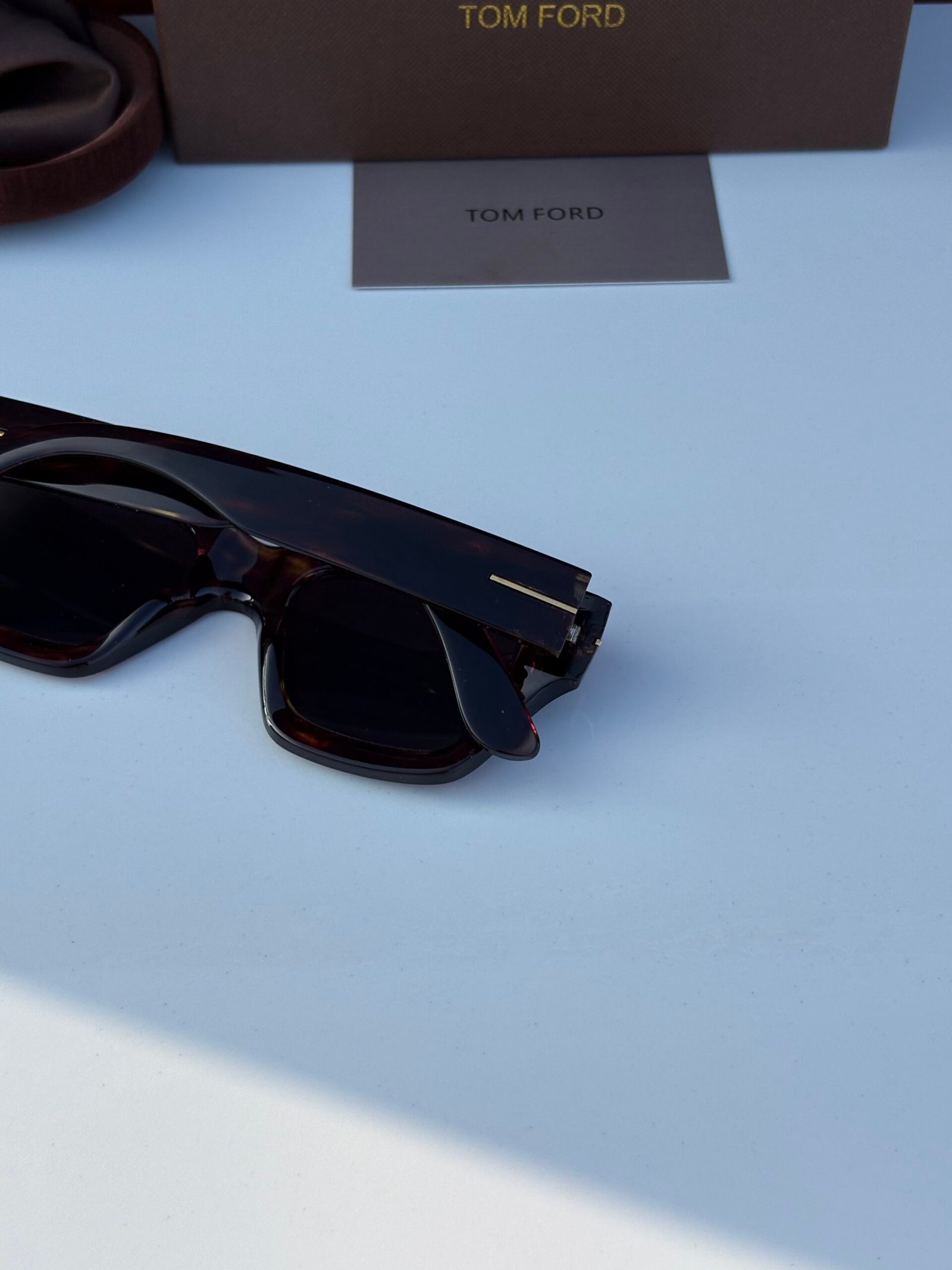 TOM FORD 4184 TIGER BLACK UV-400 SUNGLASSES - Image 5