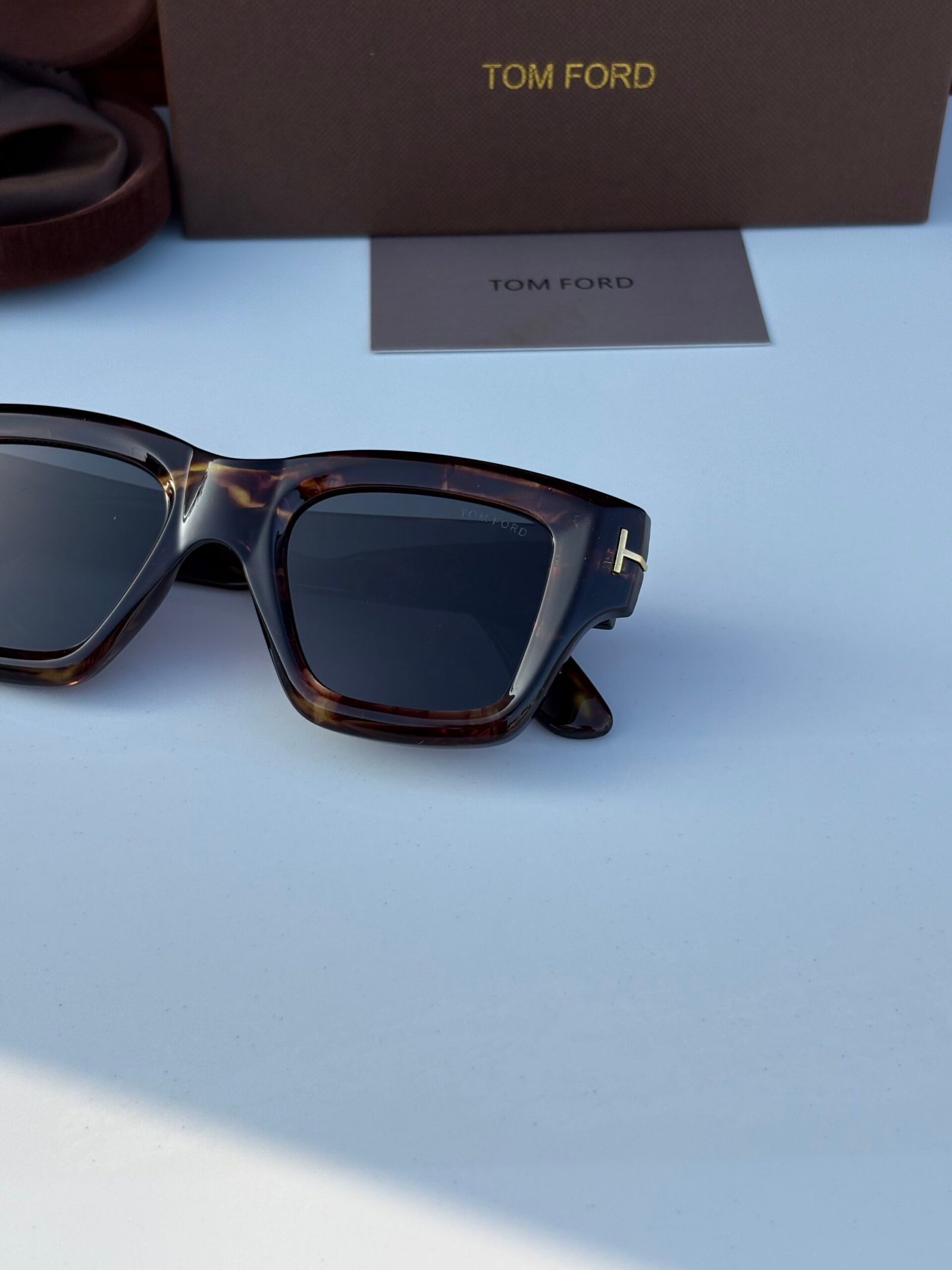 TOM FORD 4184 TIGER BLACK UV-400 SUNGLASSES - Image 4