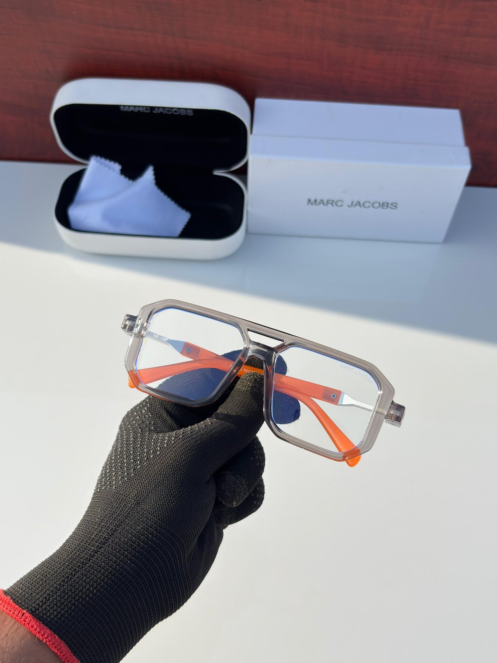 MARK JACOB 6125 GREY TRANSPARENT UV-400 SUNGLASSES - Image 3