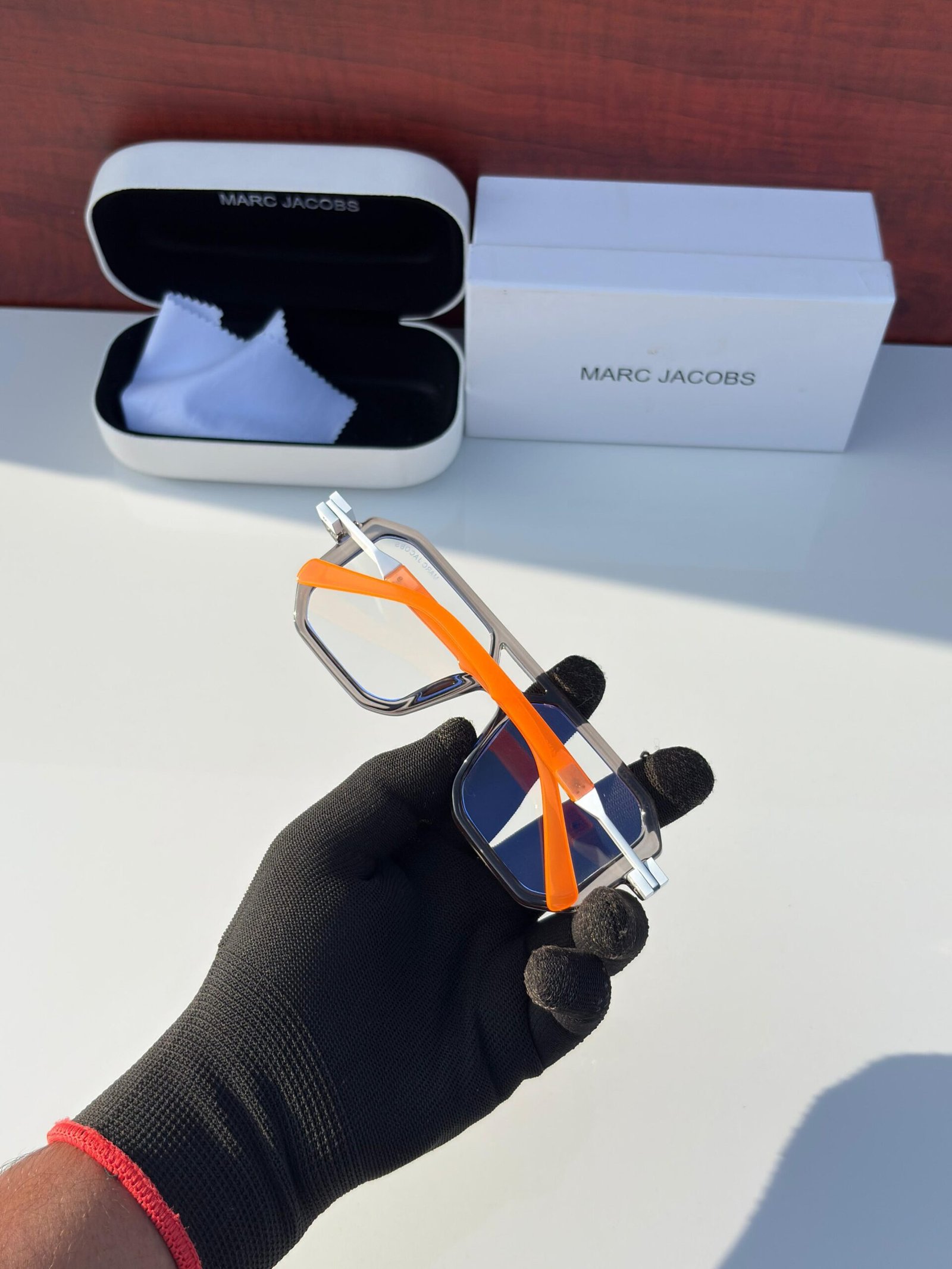 MARK JACOB 6125 GREY TRANSPARENT UV-400 SUNGLASSES - Image 4